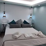 Lefkas & Апартаменты